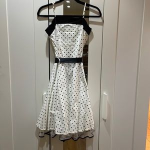 See the picture for brand and size